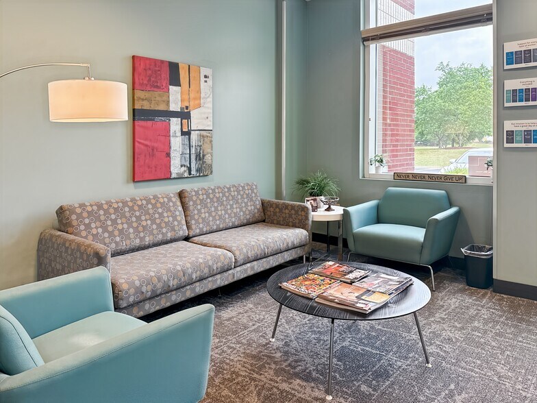 More Photos Of 7027 Old Madison Pike NW, Huntsville Coworking Space