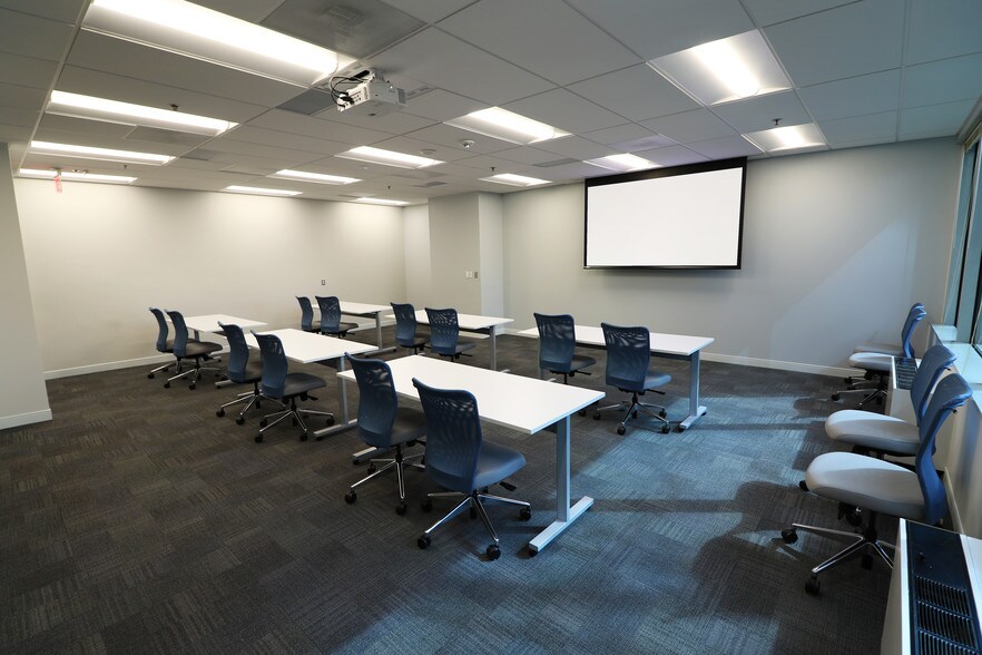 More Photos Of 6305 Ivy Ln, Greenbelt Office For Lease