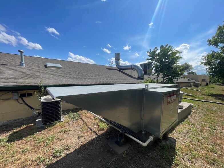 More Photos Of 5985 Lamar St, Arvada Warehouse For Lease