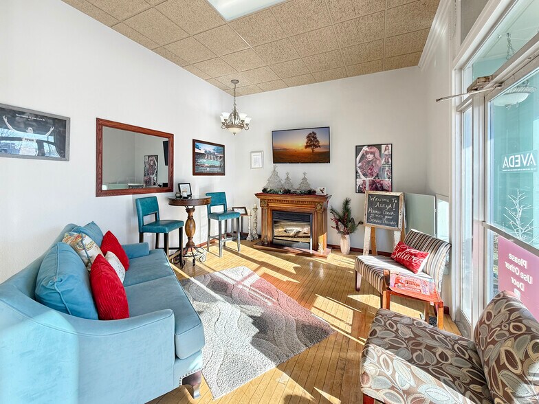 More Photos Of 112 N 2nd Ave W, Newton General Retail For Sale