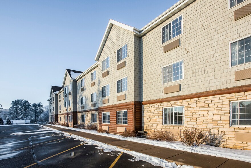 More Photos Of 1100 Imperial Ave, Rothschild Hotel For Sale