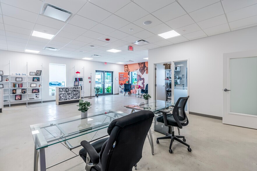 More Photos Of 1014 N Dixie Hwy, Lake Worth Beach Loft Creative Space For Sale