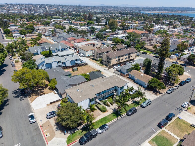 More Photos Of 2003 Emerald St, San Diego Apartments For Sale