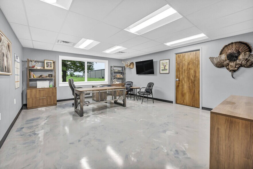 More Photos Of 3027 Nationwide Pky, Brunswick Warehouse For Lease