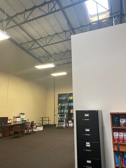 More Photos Of 19835-19839 Nordhoff St, Northridge Office For Sale