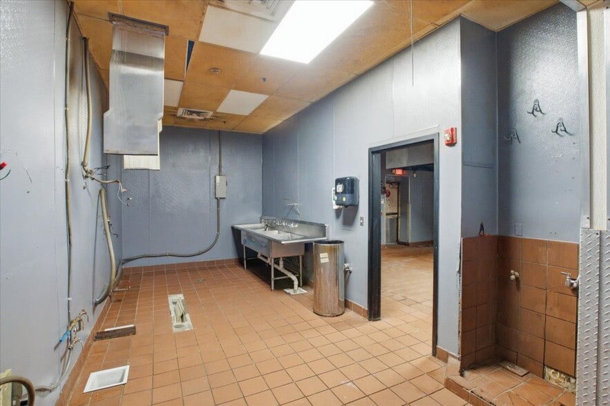 More Photos Of 301 Franklin St, Buffalo Restaurant For Sale