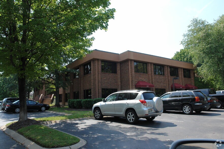 More Photos Of 229 Ward Cir, Brentwood Office For Sale