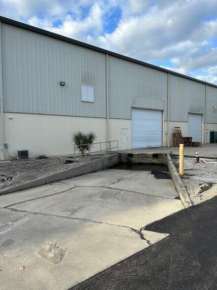 More Photos Of 1485 Rail Head Blvd, Naples Warehouse For Lease
