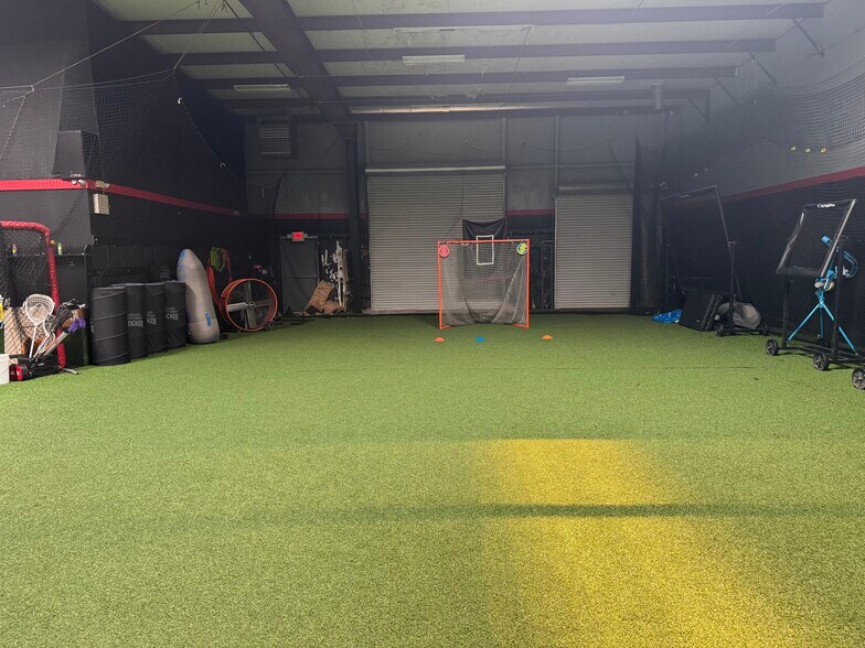 More Photos Of 1060 Union Center Dr, Alpharetta Distribution For Lease