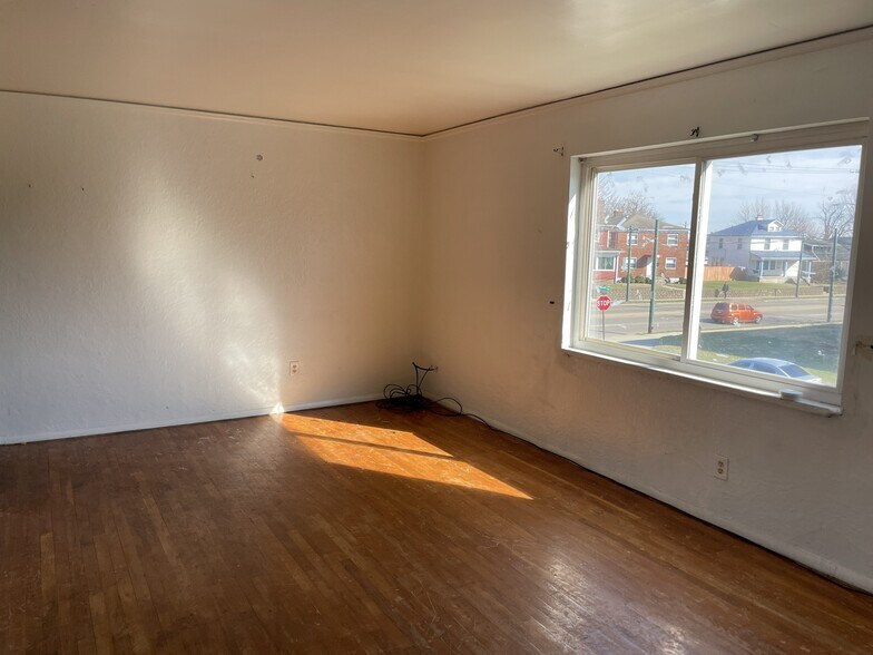More Photos Of 15 W Maplewood Ave, Dayton Apartments For Sale