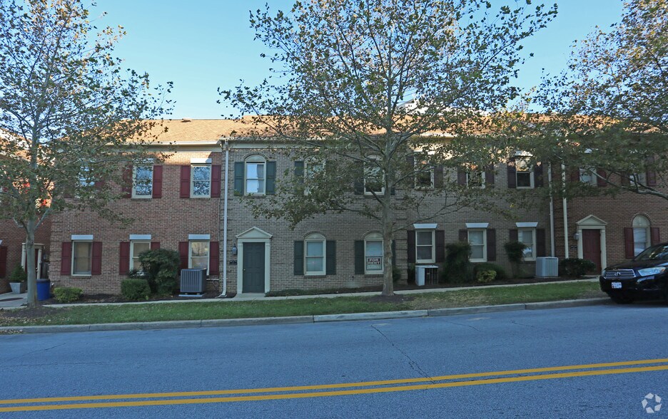 More Photos Of 131 Rollins Ave, Rockville Medical For Sale