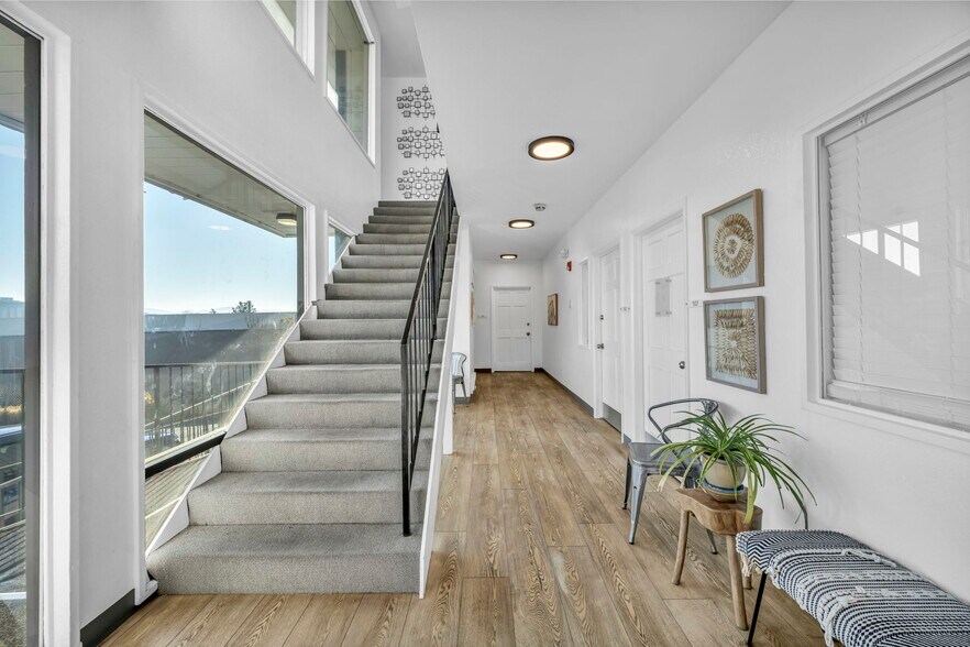 More Photos Of 904 W 7th St, Reno Office For Sale