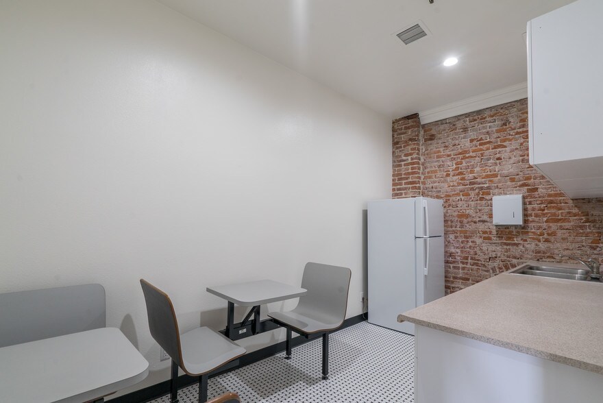 More Photos Of 101 W 4th St, Santa Ana Medical For Lease