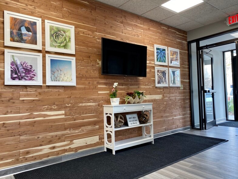 More Photos Of 6542 Regency Ln, Eden Prairie Office For Lease