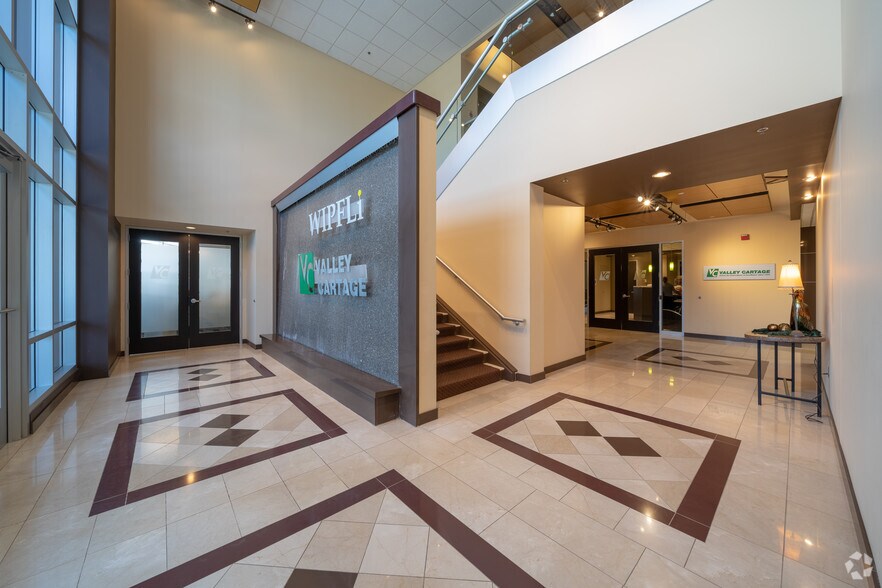 More Photos Of 8665 Hudson Blvd, Lake Elmo Medical For Sale