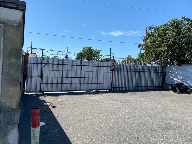 More Photos Of 818 Sanford Ave, Wilmington Land For Lease