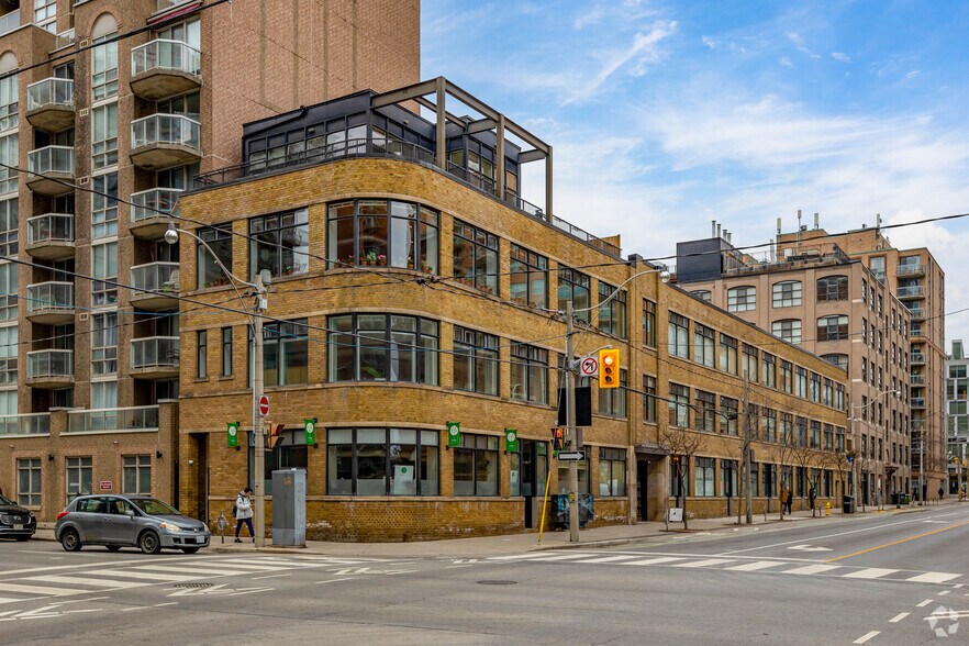 Primary Photo Of 80 Sherbourne St, Toronto Apartments For Sale