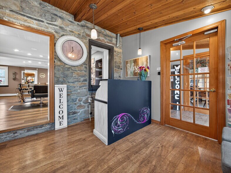 More Photos Of 1434-1436 W Broad St, Quakertown Office For Sale