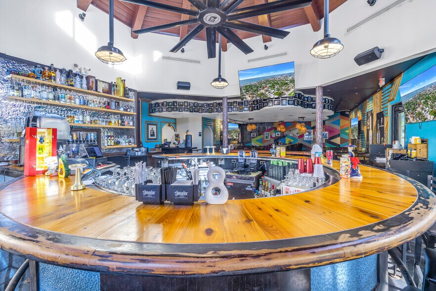 More Photos Of 2834 Beach Blvd, Gulfport Freestanding For Sale