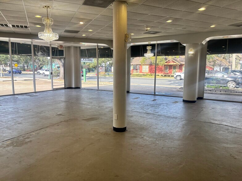 More Photos Of 603 E Main St, League City Freestanding For Lease