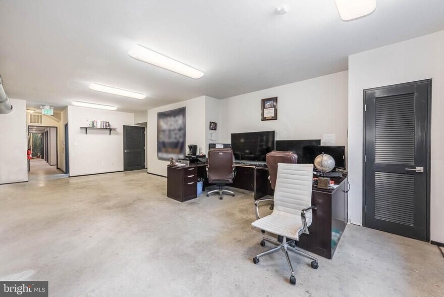 More Photos Of 338 E 25th St, Baltimore Office For Sale