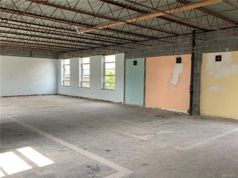 More Photos Of 116 Broad St, Tonawanda Specialty For Sale