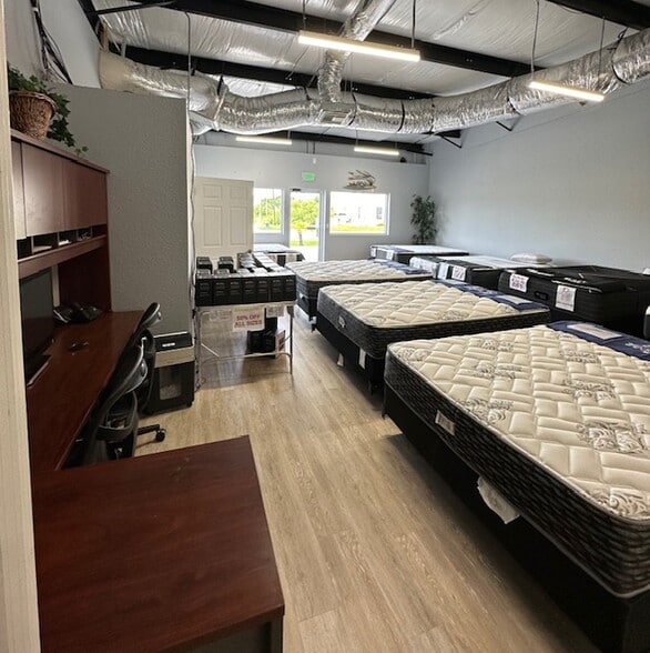 More Photos Of 23330 Harborview Rd, Port Charlotte Flex For Sale