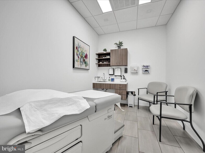 More Photos Of 742 E Main St, Annville Medical For Lease