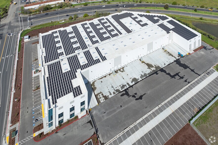 More Photos Of 155 Parr Blvd, Richmond Warehouse For Lease