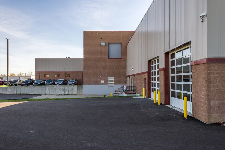 More Photos Of 2960 Ena Dr, Lansing Manufacturing For Lease
