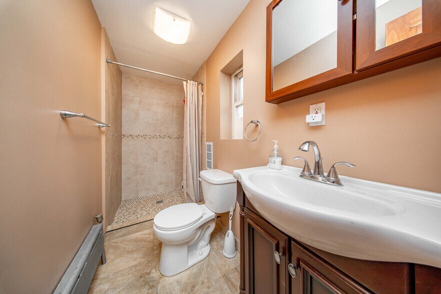 More Photos Of 2334 Sound St, Astoria Medical For Lease