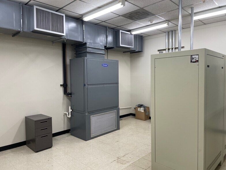 More Photos Of 720 Western Blvd, Tarboro Office For Sale