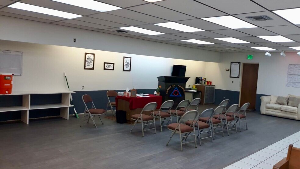 More Photos Of 3601 E Busch Blvd, Tampa Storefront Retail Office For Sale