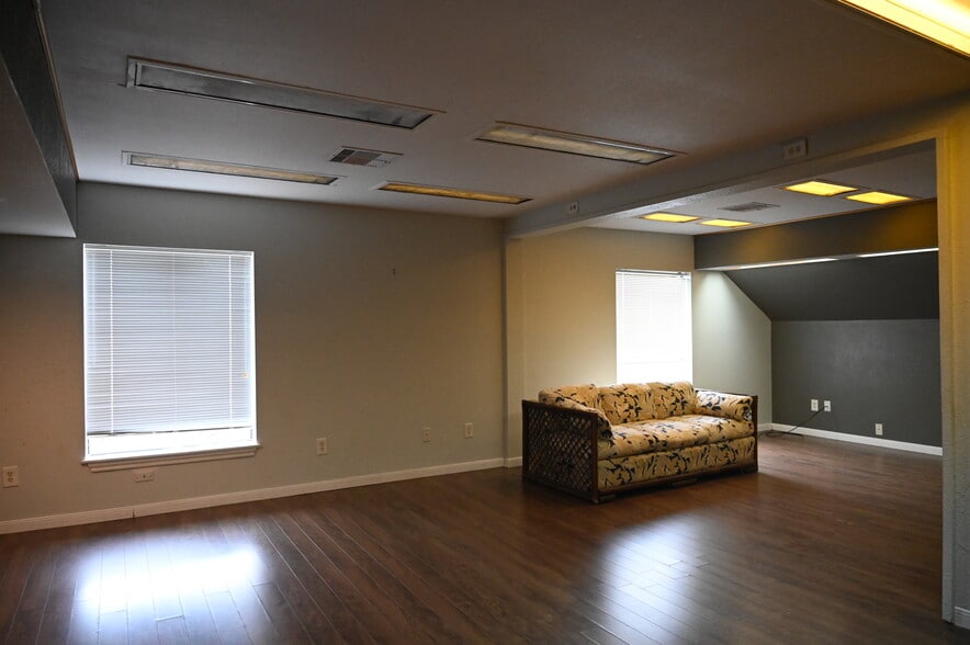 More Photos Of 6511 Stewart Rd, Galveston Office For Lease