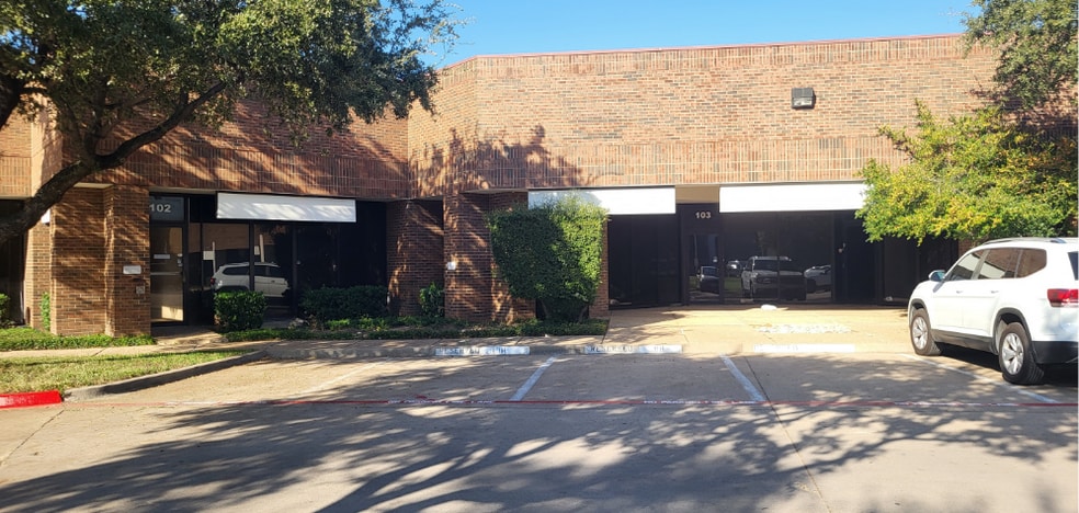 More Photos Of 7920 Elmbrook Dr, Dallas Research And Development For Lease
