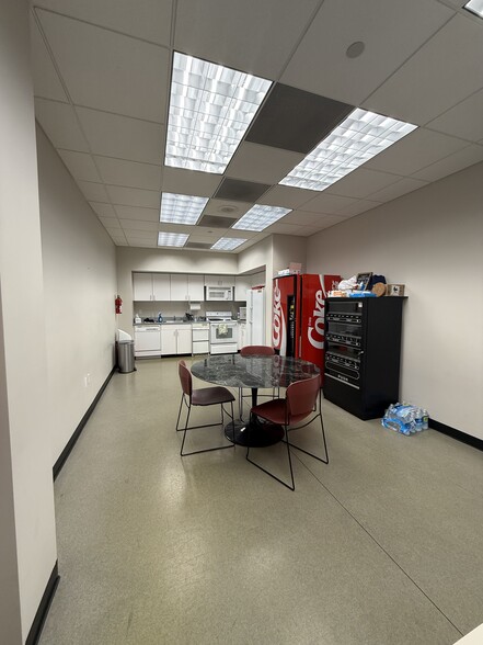 More Photos Of 700 Washington St, Columbus Office For Lease