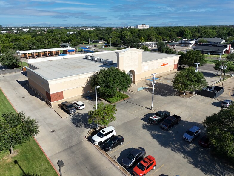 More Photos Of 747 NE Loop 820, Hurst Freestanding For Sale