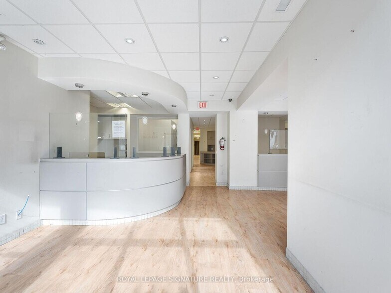 More Photos Of 1560 Queen St W, Toronto Storefront Retail Office For Lease