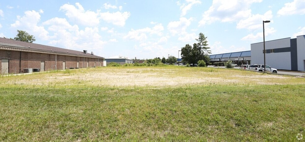 Primary Photo Of 11845 Park Waldorf Ln, Waldorf Storefront For Lease