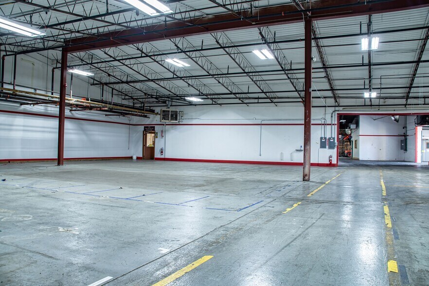 More Photos Of 825 Highway 151, Platteville Warehouse For Lease
