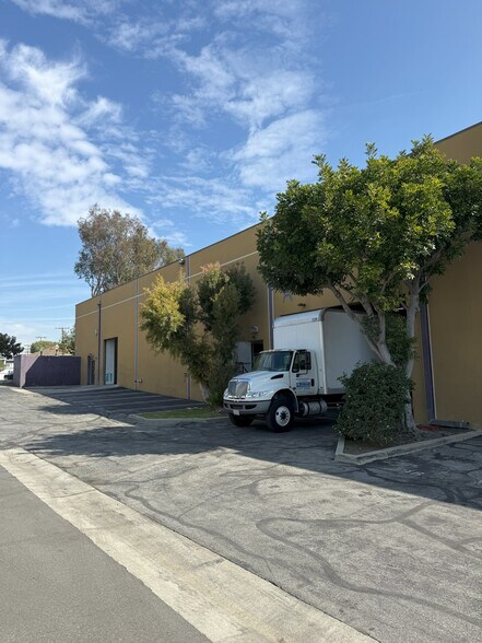 More Photos Of 8621 Hayden Pl, Culver City Light Manufacturing For Sale