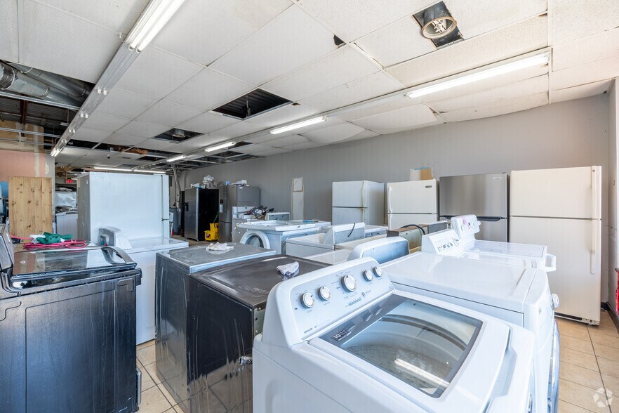 More Photos Of 100-110 Light Rd, Oswego Storefront For Sale