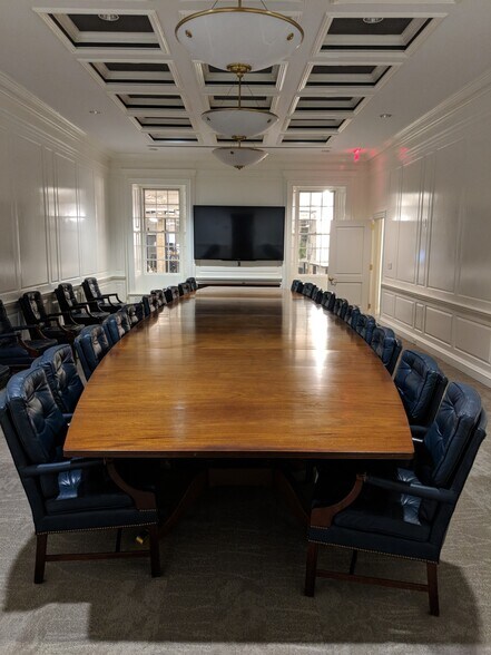 More Photos Of 300 E Main St, Charlottesville Coworking Space