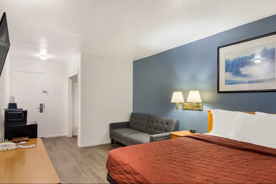 More Photos Of 935 9th Ave, Sidney Hotel For Sale