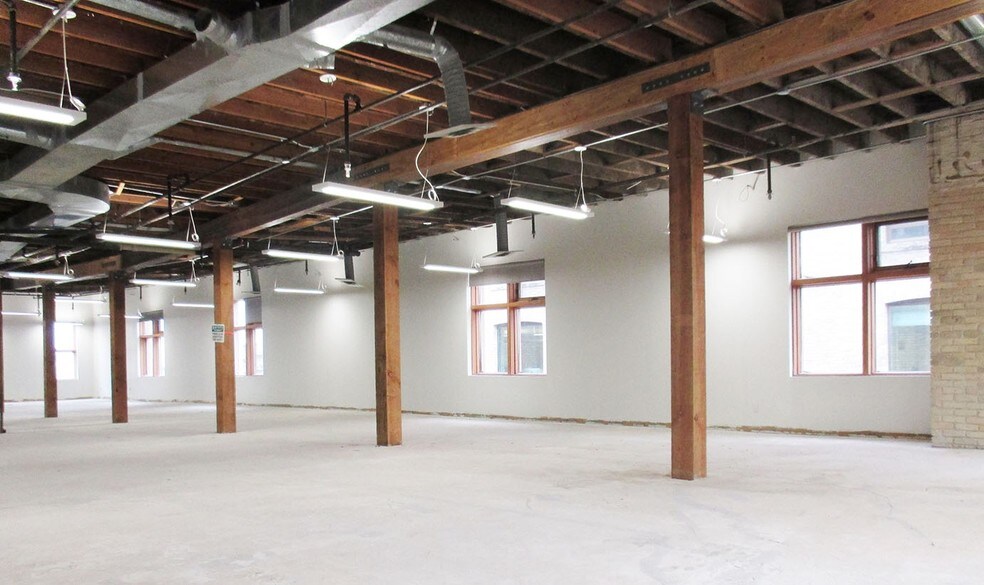 More Photos Of 123 Bannatyne Ave, Winnipeg Office For Sale