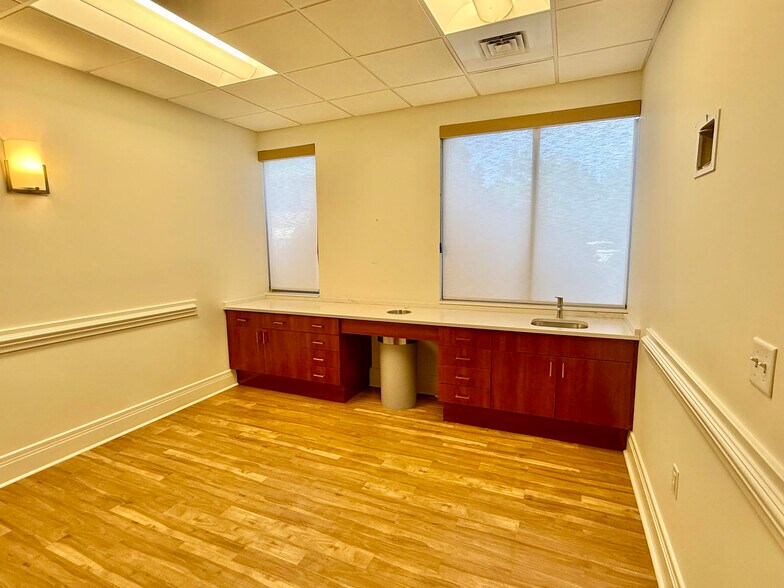 More Photos Of 76 Peachtree Rd, Asheville Medical For Lease