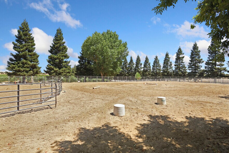 More Photos Of 24521 N McIntire Rd, Clements Land For Sale