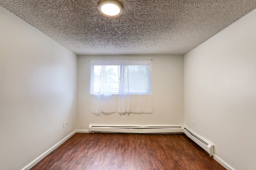 More Photos Of 1610 Boston St, Aurora Apartments For Sale
