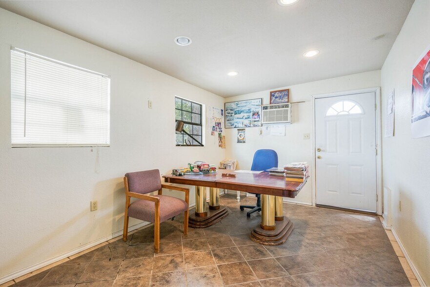 More Photos Of 1421 2nd St, Pleasanton Auto Repair For Sale