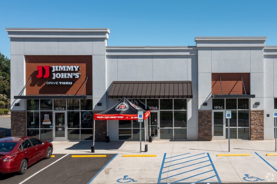 More Photos Of 1665 E Main St, Duncan Storefront Retail Office For Lease